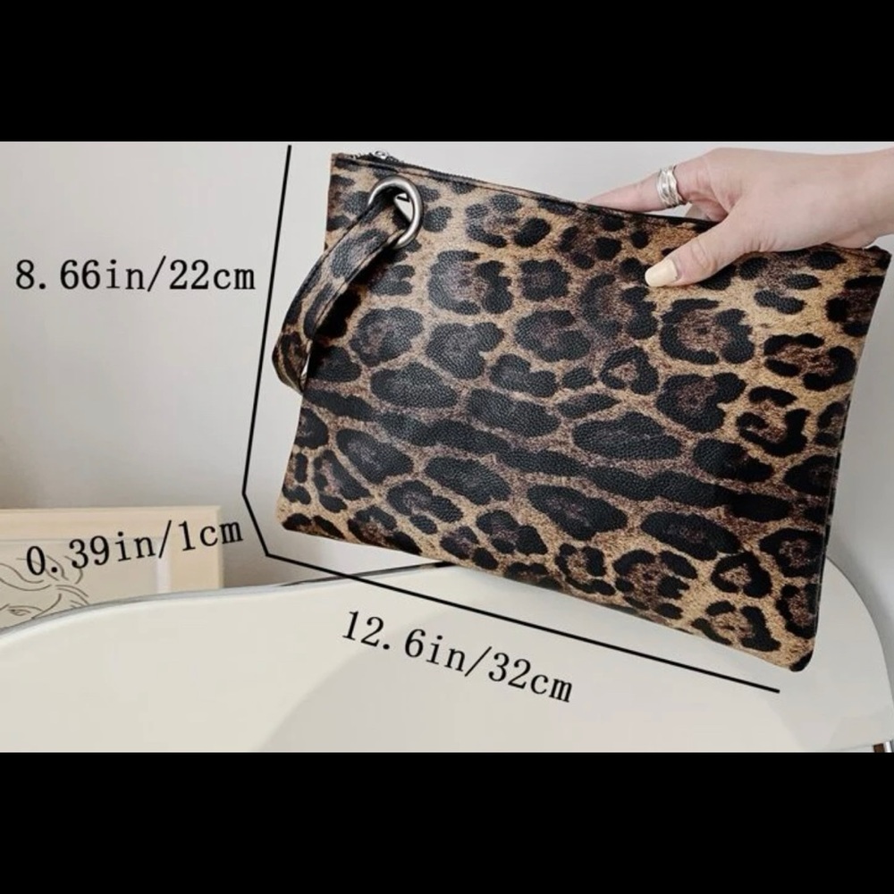 Leopard Print Wristlet - Picture 3 of 3